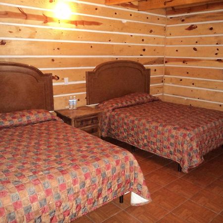 Cabanas Montebello Inn クリル エクステリア 写真