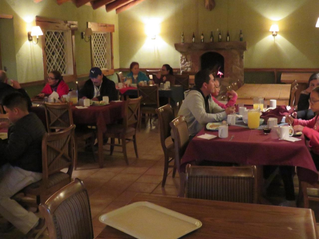 Cabanas Montebello Inn クリル エクステリア 写真