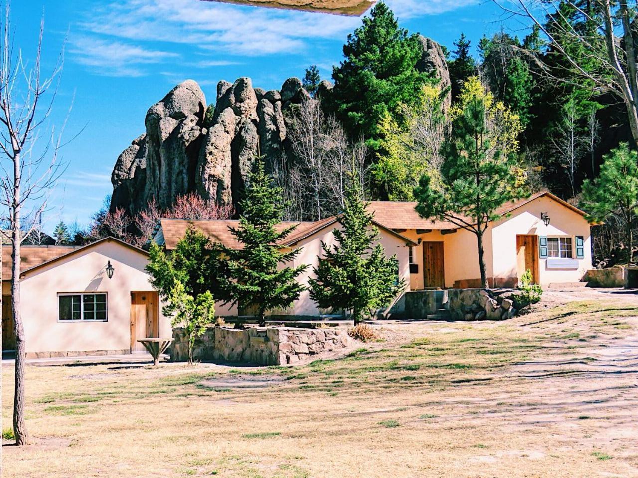 Cabanas Montebello Inn クリル エクステリア 写真